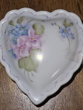 Vintage Hand-Painted Heart Trinket Dish with Pink and Blue Floral Motif